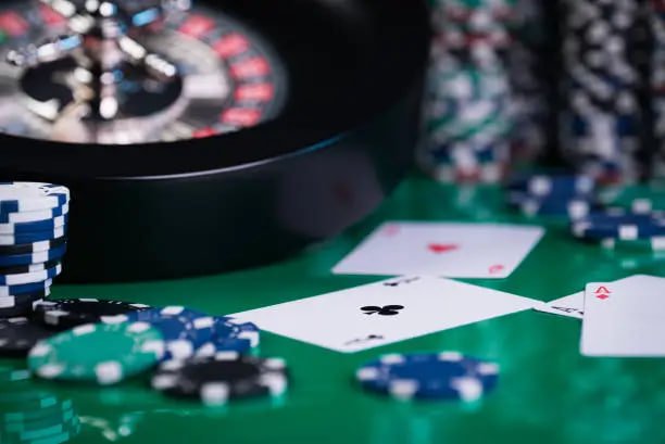 Tim dukungan pelanggan royalbet yang siap membantu pengguna dalam bahasa Indonesia